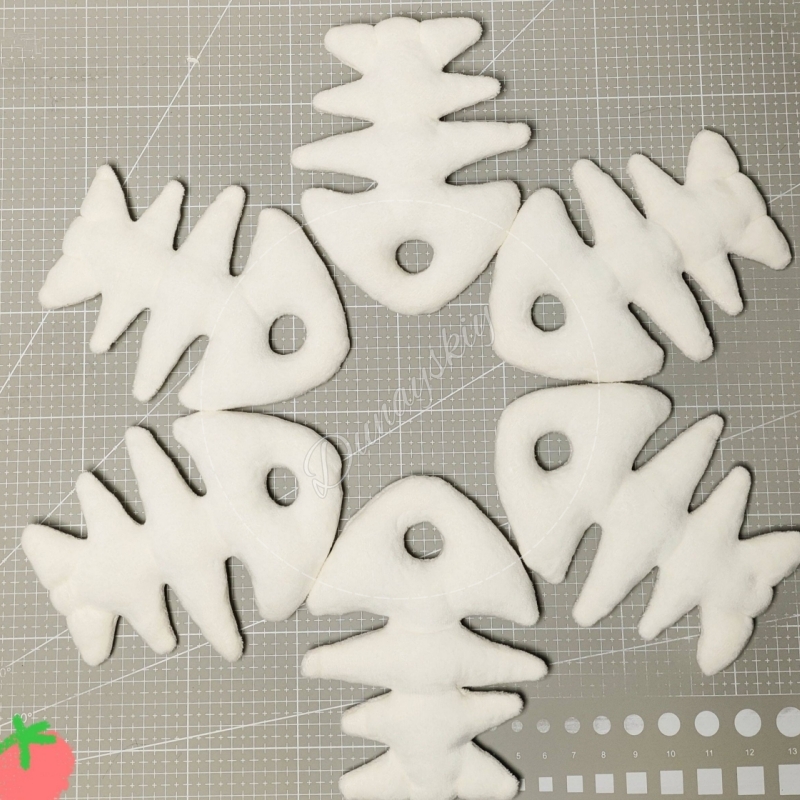 Plush Fishbone Keychain For Fu - Fishbones Cosplay Prop 评论和价格